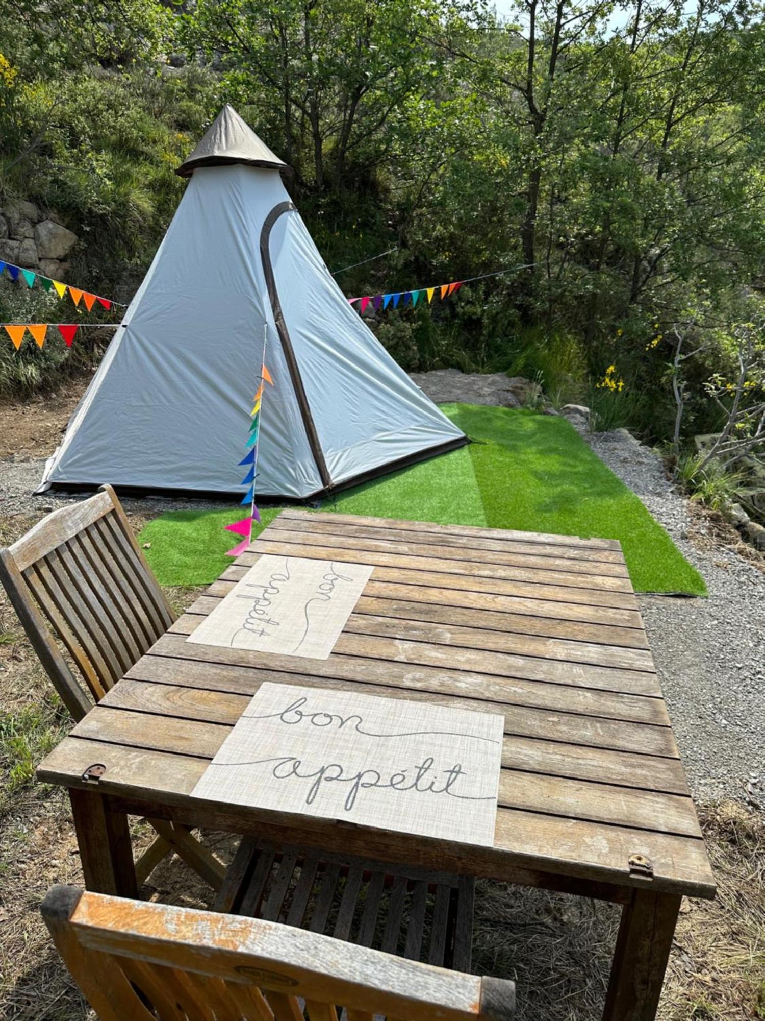 Tipi Sous Les Etoiles Option Et Service Sur Place Petit Dejeuner Et Diner * Lucéram