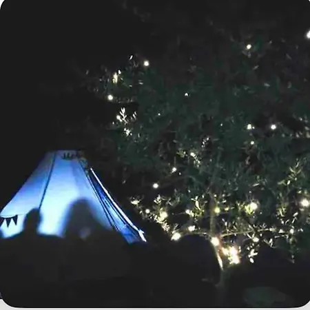 Tipi Sous Les Etoiles Option Et Service Sur Place Petit Dejeuner Et Diner Lucéram Exterior foto
