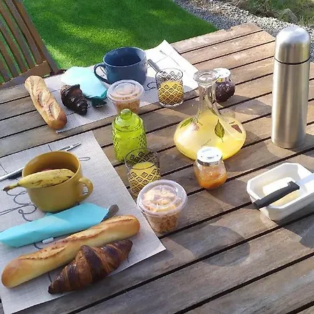 Tipi Sous Les Etoiles Option Et Service Sur Place Petit Dejeuner Et Diner Lucéram Exterior foto