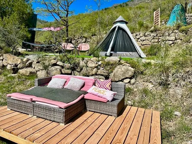 Tipi Sous Les Etoiles Option Et Service Sur Place Petit Dejeuner Et Diner