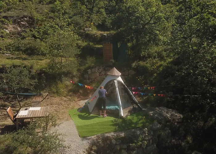 Tipi Sous Les Etoiles Option Et Service Sur Place Petit Dejeuner Et Diner