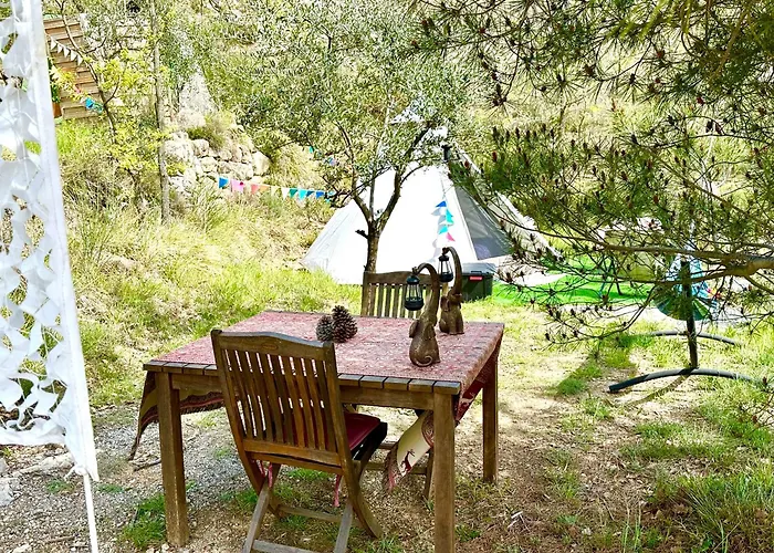 Tipi Sous Les Etoiles Option Et Service Sur Place Petit Dejeuner Et Diner