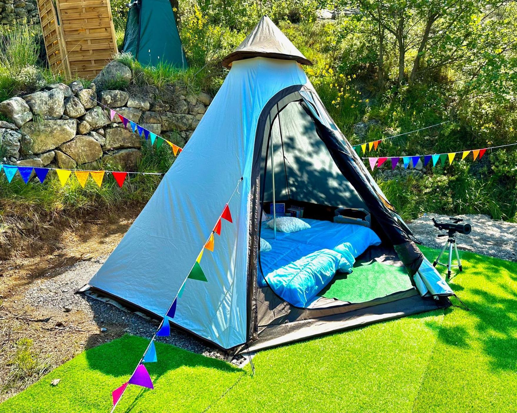 Tipi Sous Les Etoiles Option Et Service Sur Place Petit Dejeuner Et Diner Lucéram