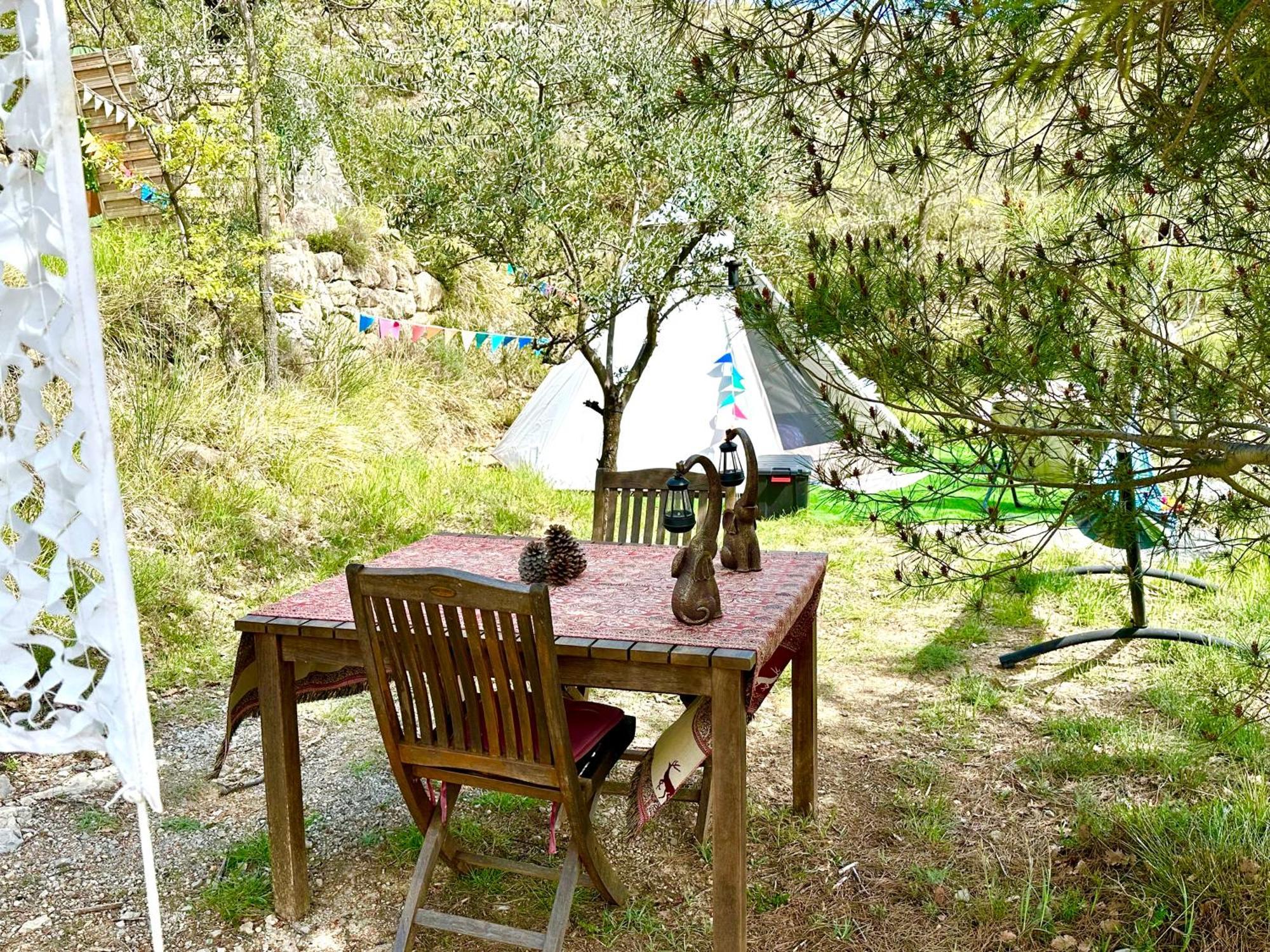 Tipi Sous Les Etoiles Option Et Service Sur Place Petit Dejeuner Et Diner Luxuszelt